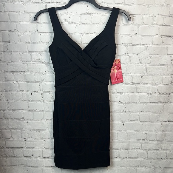 Emerald Sundae Black Banded Bodycon Dress Juniors Size Small Homecoming Prom - Picture 2 of 6